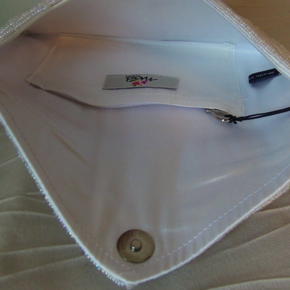 NWT Mod by Design Mother of Pearl Clutch - Picture 9 of 12